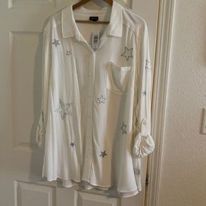 NWT Torrid white button down w/silver stars